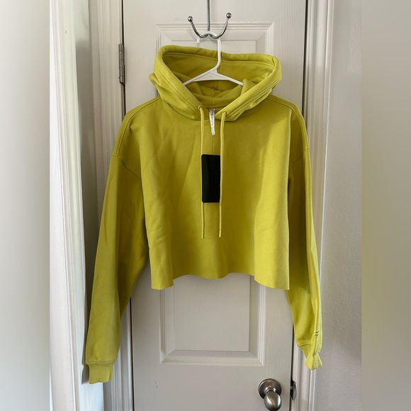 Fabletics Cozy Fleece Cropped Hoodie - Picture 3 of 5